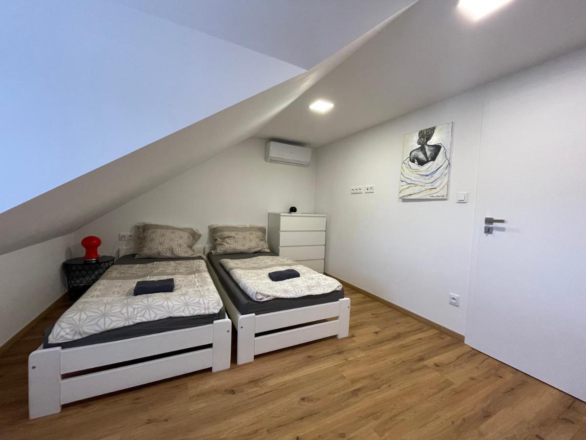 Apartman Svetla Pardubice Exterior foto