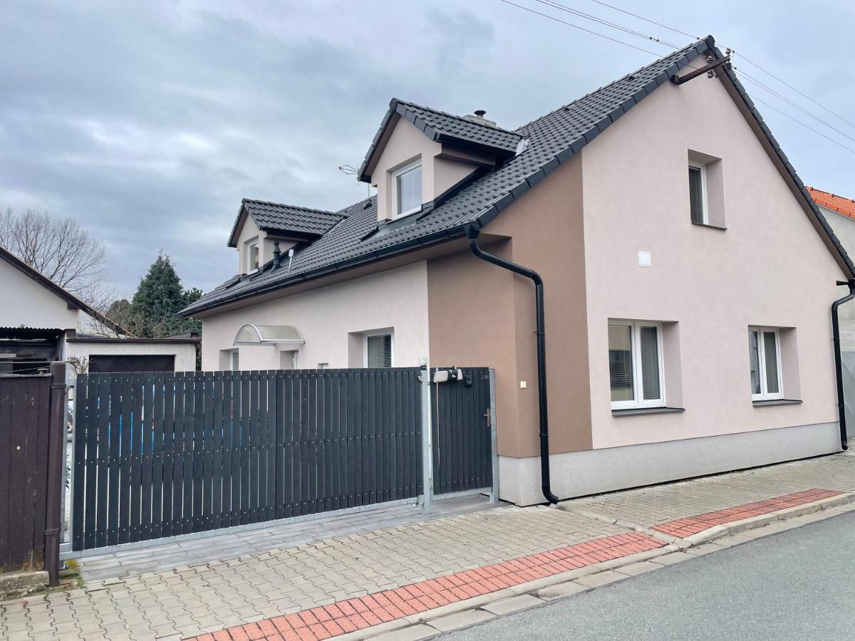 Apartman Svetla Pardubice Exterior foto